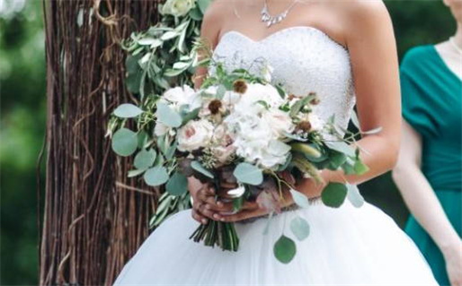 2030年12月20日结婚黄历查询