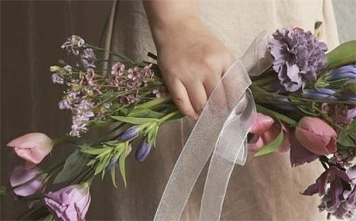 2028年10月03日领证黄历查询 2028年10月03日领证黄历查询