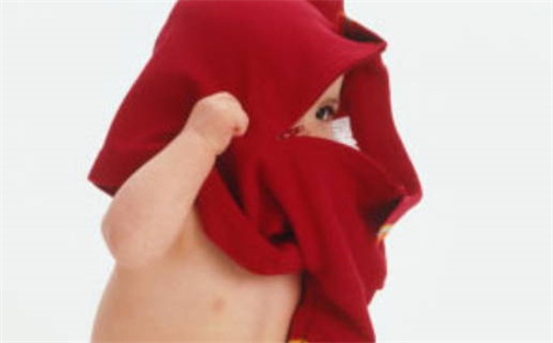 何姓女孩子取名