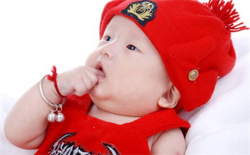 2026年08月03日杨姓女宝宝起名必读：八字喜忌用字详解