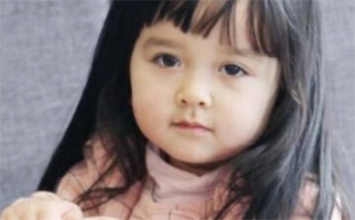 胡姓2026/07/10出生女宝宝起名全攻略：名字推荐与禁忌字分析