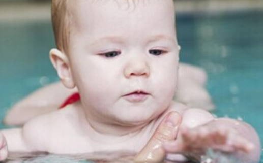 何姓女孩子取名