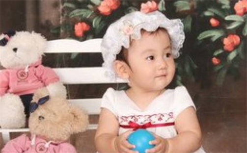 吴姓2026/05/13出生女宝宝起名全攻略：名字推荐与禁忌字分析